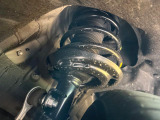 お車を安心してお乗りいただく為には、足回りの定期点検が欠かせません。サービスサポート(有償保証)では無料点検もご提供しており、安心のカーライフをお過ごしいただけるサポート体制が整っています。