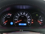 とっても見やすいメーターです。夜間時はラグジュアリーな気分にさせてくれる照明が魅力ですので、夜のドライブも楽しみになりますよ♪