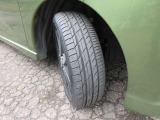 タイヤサイズは165/55R15 純正アルミ装着♪2025年製トーヨータイヤ残り溝は7分山ていどございます。