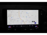 ドライバーが運転操作に集中できるコックピット思想、「タズナコンセプト」が取り入れられたインテリアとなっています