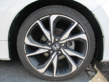 純正18インチアルミ装備♪