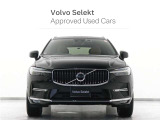 クリーンでエレガントなスカンジナビアン・デザイン、筋肉を思わせる躍動感を表現する、エッジが効いた流麗なエクステリア。SUVの力強い存在感が、確かなボルボのアイデンティティとして主張されています。