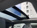 【サンルーフ】解放感溢れるサンルーフ!!車内には爽やかな風や太陽の穏やかな光が差し込みます♪