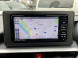 見やすく使いやすいナビゲーション搭載!大画面で地図もくっきり表示され、初めての道でも安心してドライブできます!操作もシンプルで直感的、目的地検索もスムーズ!