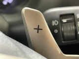【パドルシフト(AT車)】MT車と同じように好きなギアで走ることができます!ステアリングから手を離さずに指先だけでシフト操作ができ、よりスポーティな走りをお楽しみいただけます。