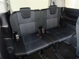 サードシートも充実な広さです。