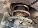 お車を安心してお乗りいただく為には、足回りの定期点検が欠かせません。サービスサポート(有償保証)では無料点検もご提供しており、安心のカーライフをお過ごしいただけるサポート体制が整っています。