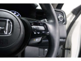 Hondaセンシングの機能のひとつ、アダプティブクルーズコントロール付!アクセルから足を離しても設定したスピードと前車との車間を保ち走行してくれます!車線維持もアシスト☆高速道路で疲労軽減ですね☆