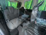 3列目シートはもちろん状態良好☆大人でもゆったりと座って頂けますので、大人数でのお出かけもラクラクです♪ご家族で、気の知れた仲間で、ドライブに行くのが楽しみですね♪