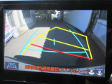 バックガイドモニターで、後方を確認しながら安心して駐車することができます。運転初心者も熟練者も必須の機能ですよ!