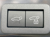 【パワーバックドア】スマートキーや運転席のボタンを押すだけでリアゲートが自動で開閉します!荷物を持っている時や、高い位置にあるバックドアを閉める際に便利な機能です♪