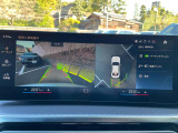 【アラウンドビューモニター】バックカメラに加え、360度のカメラで駐車も楽々。駐車が苦手な方でも安心してお乗りいただけます。