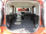 リヤシートも全車消毒済み。シートを倒すと広々室内空間★助手席を倒すと釣竿やサーフボードなどもOK!レジャーも充実!