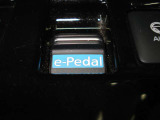e-Pedalは、アクセルペダルの踏み加減を調整するだけで発進、加速、減速、停止までをコントロールすることができます♪ブレーキランプは減速時と停止時に点灯するので安心です☆
