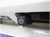 バックカメラが付いているので後方確認が非常にしやすいです。今や運転初心者も熟練者も必須装備!ついていて損はないですね♪