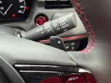 運転席の手元でシフトアップシフトダウンの操作が可能なパドルシフトを装備しています♪