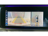 【リアカメラ】見通しの悪い場所への進入時や狭い場所での駐車時に役立ちます。