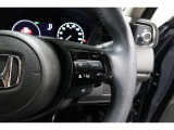 Hondaセンシングの機能のひとつ、アダプティブクルーズコントロール付!アクセルから足を離しても設定したスピードと前車との車間を保ち走行してくれます!車線維持もアシスト☆高速道路で疲労軽減ですね☆