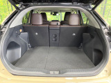 普段のお買い物や通勤、送迎等に十分な荷室スペースを確保しております。セカンドシートを倒すと、大きな荷物の積載も可能です♪