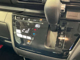 オートエアコン付きなので、温度を設定するだけで車内を快適にしてくれます!