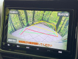 【バックカメラ】駐車時に後方がリアルタイム映像で確認できます。大型商業施設や立体駐車場での駐車時や、夜間のバック時に大活躍!運転スキルに関わらず、今や必須となった装備のひとつです!