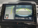 アラウンドビューモニターは前方や側面を映し出すことも可能ですので発進時の確認や幅寄せ離合時などにとても便利です。