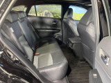 後部座席も気になるようなキズ・汚れやへたり等、大きなダメージはなく、良好な状態です。
