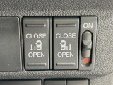 【両側パワースライドドア】スマートキーや運転席のスイッチで後席両側スライドドアの開閉が可能♪電動だから力を入れてドアを開ける必要が無く、小さなお子様でも簡単に開け閉めでき快適です♪