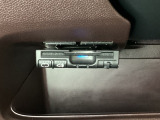 ハンドルの左下にETCがついています。高速道路の料金所の通過も楽々です。 カードの取り出しもしやすい場所についています。