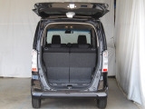 ラゲッジスペースも充分な広さです♪