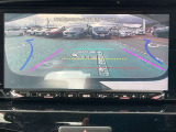 バックモニターで車庫入れや縦列駐車もらくらく、高感度カラーカメラですので僅かな光でもくっきりと見え、夜でも安心して駐車出来ます。
