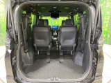 普段のお買い物や通勤、送迎等に十分な荷室スペースを確保しております。セカンドシートを倒すと、大きな荷物の積載も可能です♪