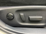 【パワーシート】スイッチ一つで簡単にシートの微調整が可能!電動だから力もいりません!快適なシートポジションにセットして、快適なドライブをお楽しみください。