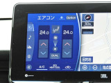運転席・助手席・独立型オートエアコン。運転席と助手席で別々の温度設定ができ快適なドライブが楽しめます!高級グレードの証ですね!