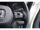 Hondaセンシングの機能のひとつ、アダプティブクルーズコントロール付!アクセルから足を離しても設定したスピードと前車との車間を保ち走行してくれます!車線維持もアシスト☆高速道路で疲労軽減ですね☆