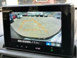 バックモニター装備。画面にて後方の確認が行えるので、バック駐車や車庫入れの際には重宝します。車の運転に慣れない方でも安心のガイドライン表示機能付。