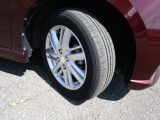 15インチラジアルタイヤ、純正アルミホイール