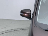 【ウインカー付ドアミラー】視認性が上がり、車・バイク事故防止にもつながります。