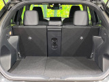普段のお買い物や通勤、送迎等に十分な荷室スペースを確保しております。セカンドシートを倒すと、大きな荷物の積載も可能です♪