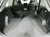 開口部の広いラゲージスペースは、ゴルフバックなどの荷物もラクラク積み込めます。