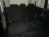 後席シートも広々としたスペースを確保しています。大人でもゆったりと座って頂けますので、大人数でのお出かけもラクラクです♪ドライブに行くのが楽しみですね♪