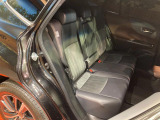 後部座席も気になるようなキズ・汚れやへたり等、大きなダメージはなく、良好な状態です。