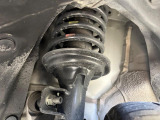 お車を安心してお乗りいただく為には、足回りの定期点検が欠かせません。サービスサポート(有償保証)では無料点検もご提供しており、安心のカーライフをお過ごしいただけるサポート体制が整っています。