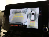 バックガイドモニターで、後方を確認しながら安心して駐車することができます。運転初心者も熟練者も必須の機能ですよ!