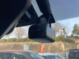 ■ドライブレコーダー■場所を取らないオールインタイプ。フルハイビジョン録画機能により、高精細な映像を記録できます。記録した映像はパソコンなどで確認できます。