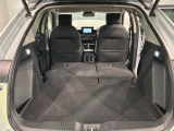 リアシートを倒すと、ラゲッジスペースを広くお使いいただけます!