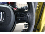 Hondaセンシングの機能のひとつ、アダプティブクルーズコントロール付!アクセルから足を離しても設定したスピードと前車との車間を保ち走行してくれます!車線維持もアシスト☆高速道路で疲労軽減ですね☆