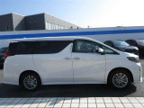 両側パワースライドドア付きだから、狭い駐車スペースなどでの 乗り降りラクラク!