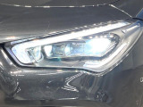 ●LEDヘッドライト:夜間走行時も良好な視界を確保し安心して運転できる高輝度LEDヘッドライトを装備!点灯速度が早く、消費電力も抑えられています。