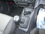 5速マニュアル。